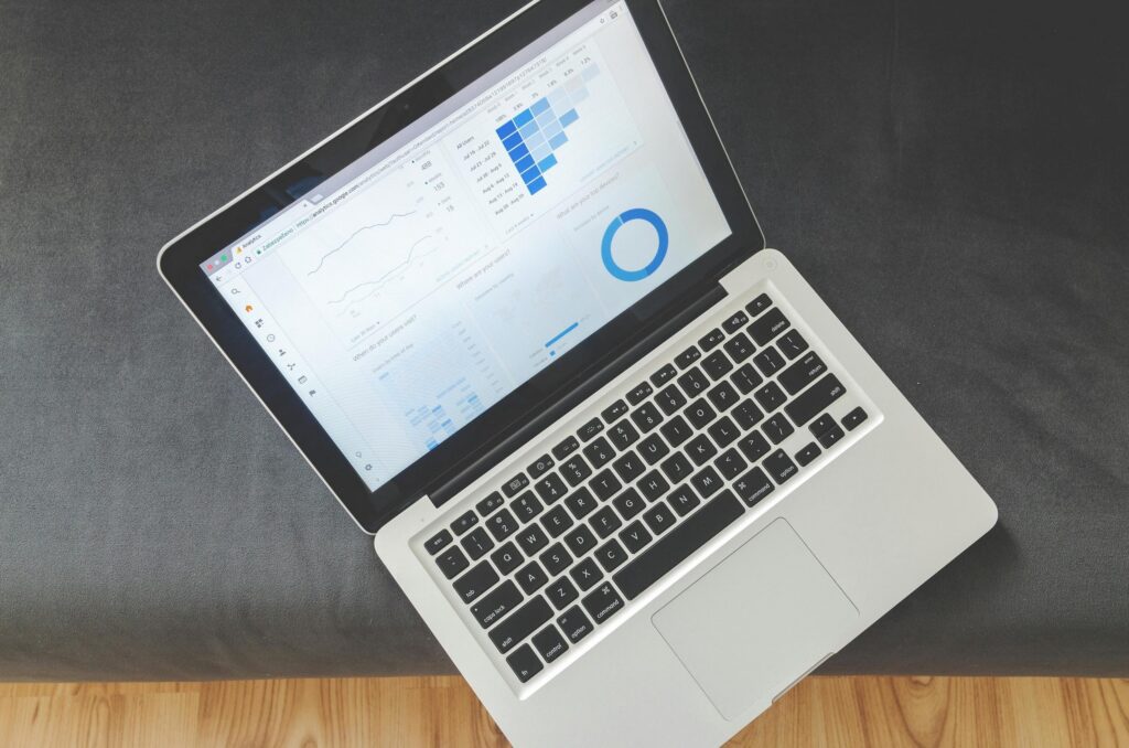 Tableau de bord Google Analytics pour le conseil SEO et le suivi des performances