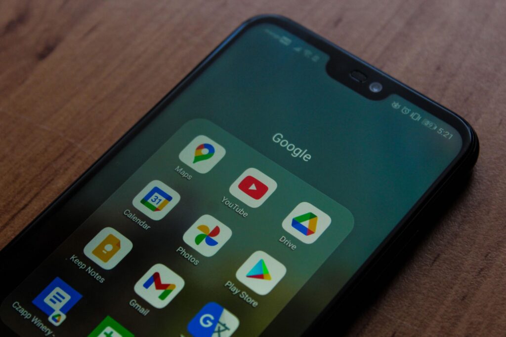 Réseau publicitaire Google Display - écosystème d'applications Google sur smartphone